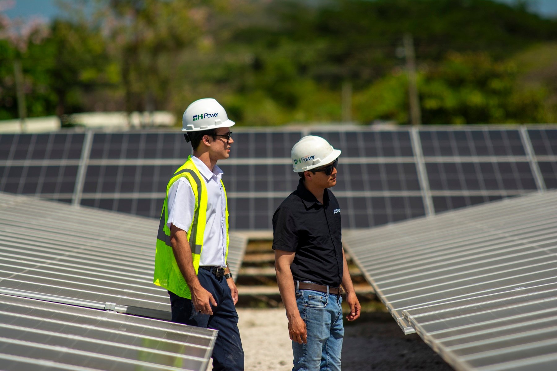 equipo-hipower-construccion-parque-solar-huacas